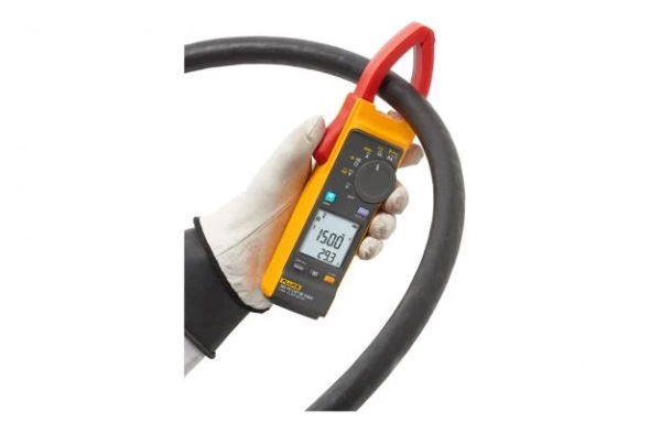 393 Solar Clamp Meter CAT III 1500 V 3